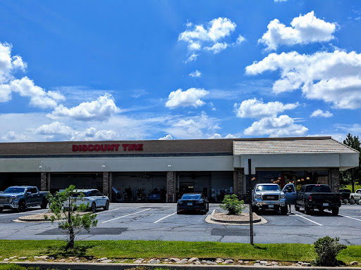 Tire Shop «Discount Tire Store - Lone Tree, CO», reviews and photos, 9219 Lincoln Ave, Lone Tree, CO 80124, USA