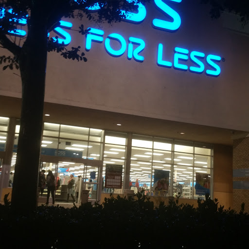 Clothing Store «Ross Dress for Less», reviews and photos, 212 Towne Center Dr, Compton, CA 90220, USA