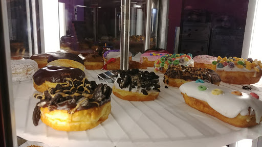 Donut Shop «Voodoo Doughnut», reviews and photos, 212 E 6th St, Austin, TX 78701, USA