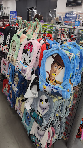 Thrift Store «Goodwill Retail Store and Donation Center», reviews and photos