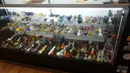 Vaporizer Store «High Life Smoke Shop Columbia», reviews and photos, 631 Harden St, Columbia, SC 29205, USA