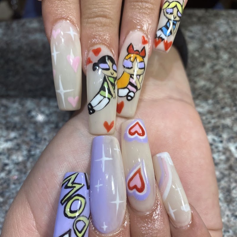 Queens Nails