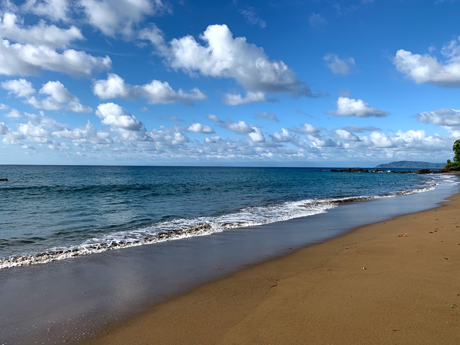 Foto av Playa Las Caletas med rymlig strand