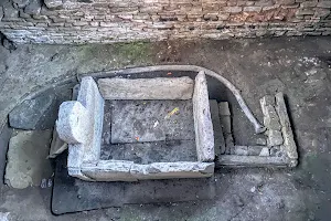 Fontana Romana image