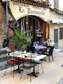 Atmosphère du Restaurant italien La Pastourelle à Bormes-les-Mimosas - n°1