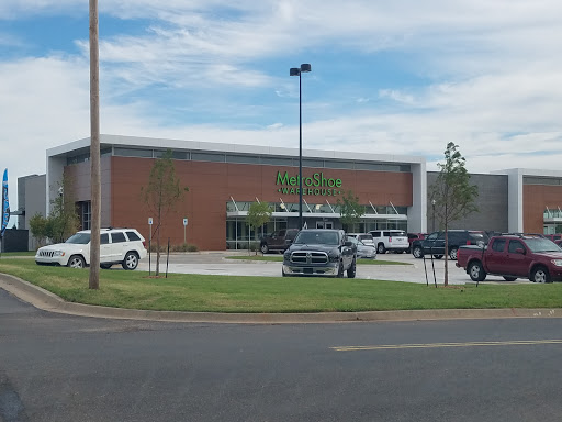 Shoe Store «MetroShoe Warehouse», reviews and photos, 2308 24th Ave NW, Norman, OK 73069, USA