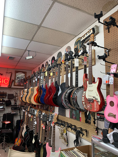 Pawn Shop «E-Z Money Pawn & Jewelry», reviews and photos, 1175 Clay St, Bowling Green, KY 42101, USA