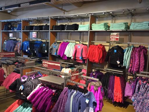 Sportswear Store «Columbia Sportswear Outlet Store at Prime Outlets Grove City», reviews and photos, 1911 Leesburg Grove City Rd #445, Grove City, PA 16127, USA