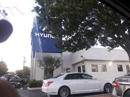 Hyundai Dealer «Red McCombs Hyundai Northwest», reviews and photos, 13663 Interstate 10 Frontage Rd, San Antonio, TX 78249, USA