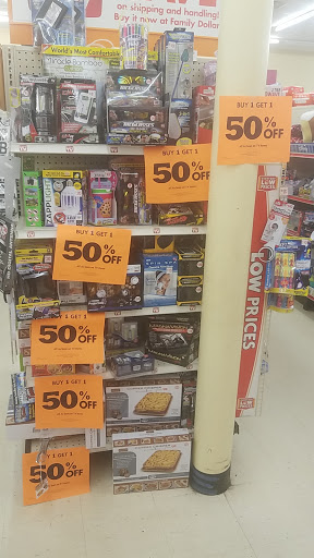 Dollar Store «FAMILY DOLLAR», reviews and photos, 585 Hazard Ave, Enfield, CT 06082, USA