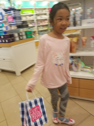Beauty Supply Store «Bath & Body Works», reviews and photos, 9163 E Stockton Blvd, Elk Grove, CA 95624, USA