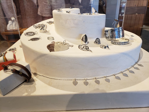 Jewelry Store «James Avery Jewelry», reviews and photos, 145 Avery Road North, Kerrville, TX 78028, USA