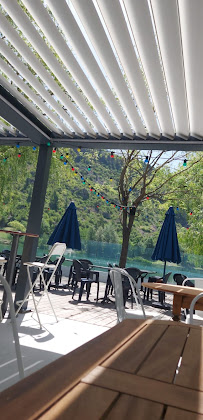 Atmosphère du Restaurant Le Chalet Du Lac à La Roche-de-Rame - n°11