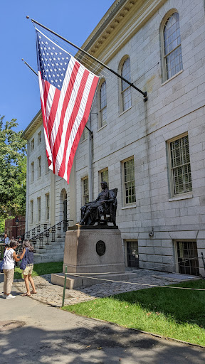 Monument «John Harvard Statue», reviews and photos, 1 Harvard Bus Tunnel, Cambridge, MA 02138, USA