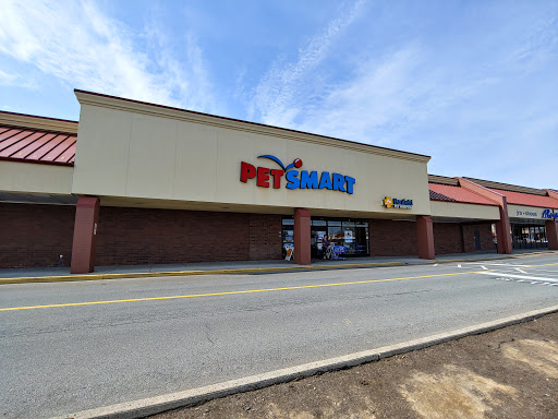 Pet Supply Store «PetSmart», reviews and photos, 2180 MacArthur Rd, Whitehall, PA 18052, USA