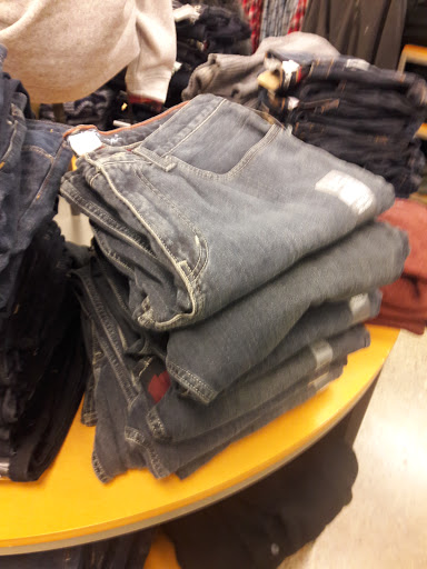 Clothing Store «Eddie Bauer Outlet», reviews and photos, 450 NW 257th Ave #200, Troutdale, OR 97060, USA