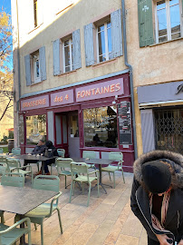 Atmosphère du Restaurant Narbonne - Brasserie des Quatre Fontaines - n°2