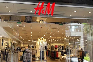 H&M image
