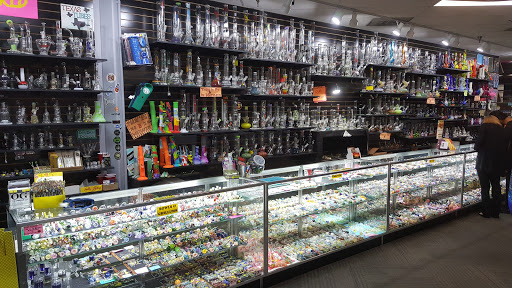 Tobacco Shop «Headed West», reviews and photos, 1565 S Colorado Blvd, Denver, CO 80222, USA