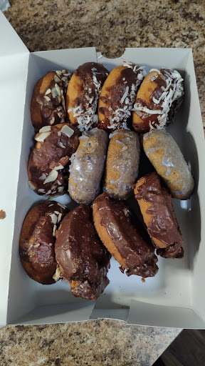 Donut Shop «Donutland», reviews and photos, 4307 Center Point Rd NE, Cedar Rapids, IA 52402, USA