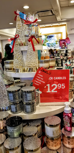 Beauty Supply Store «Bath & Body Works», reviews and photos, 134 Woodstock Square Ave, Woodstock, GA 30189, USA