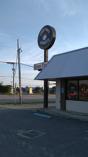 Donut Shop «Good Things Donuts», reviews and photos, 625 Eglin Pkwy NE, Fort Walton Beach, FL 32547, USA