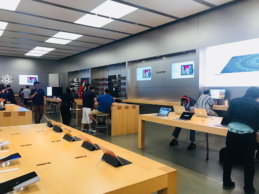 Computer Store «Apple Pasadena», reviews and photos, 54 W Colorado Blvd, Pasadena, CA 91105, USA