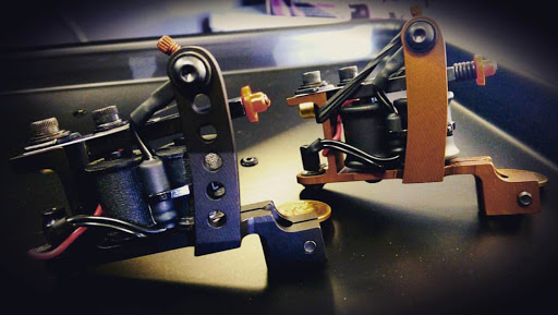 Tattoo Shop «Endless Kreations Custom Tattoo & Piercing», reviews and photos, 101 Old Shackle Island Rd, Hendersonville, TN 37075, USA