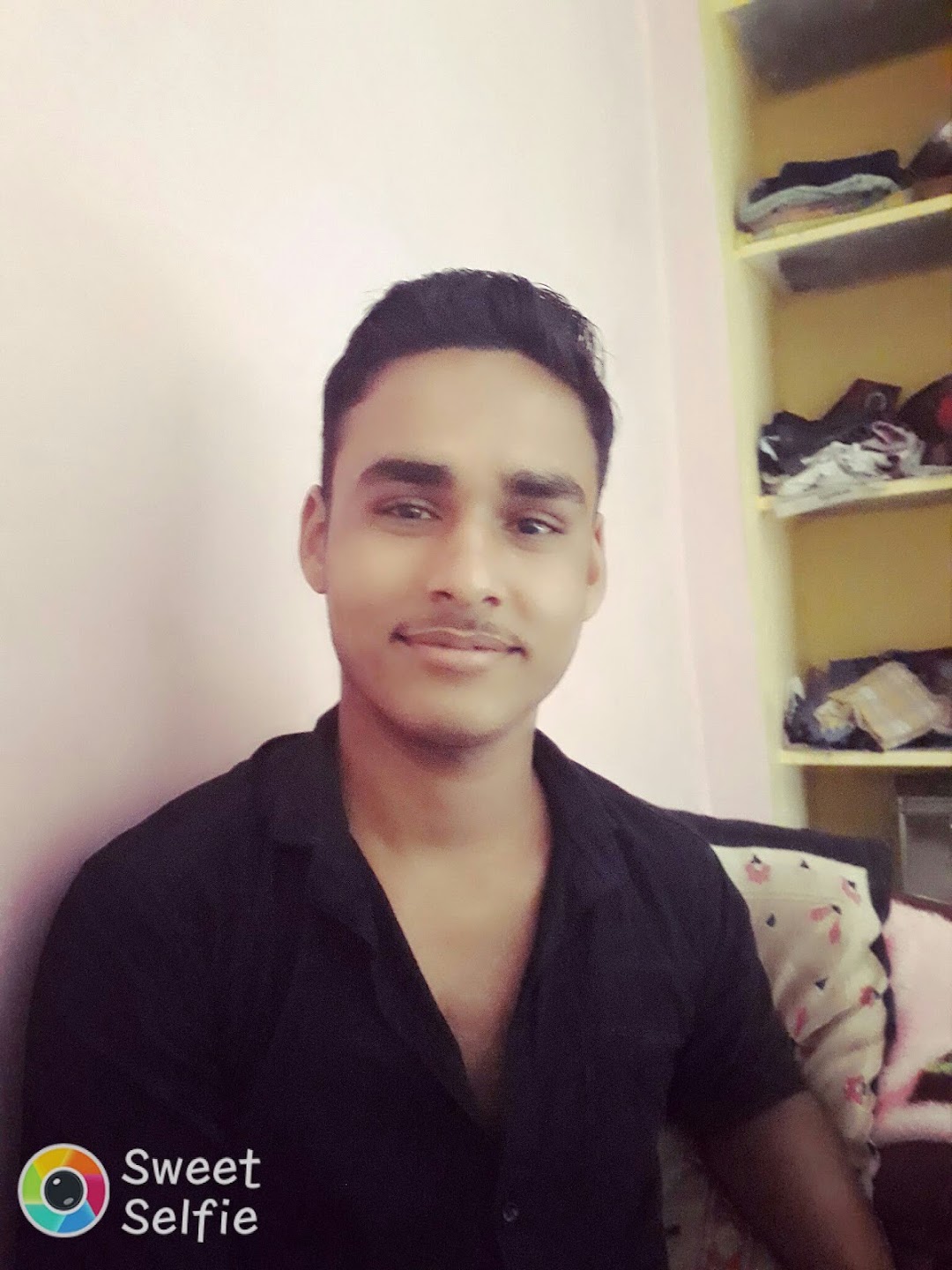 साक्षी कंगन स्टोर्स