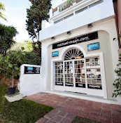 Michael Moon SL - Edificio Online L1, C. las Malvas, 29660 Marbella, Málaga