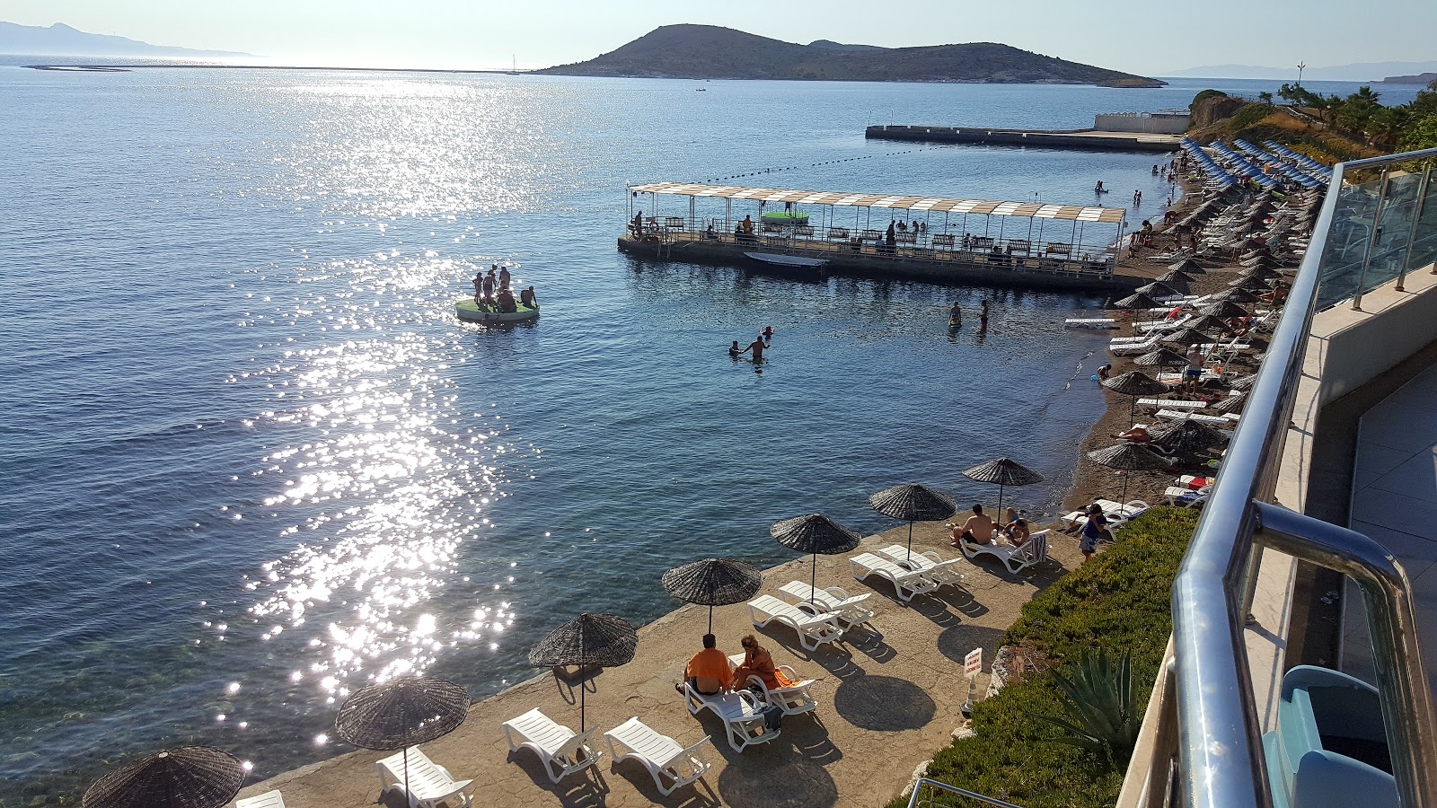 Φωτογραφία του Foca beach με καθαρό νερό επιφάνεια