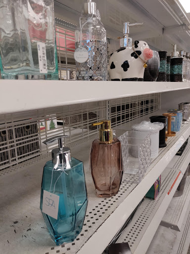 Clothing Store «Ross Dress for Less», reviews and photos, 2415 NW Kings Blvd, Corvallis, OR 97330, USA