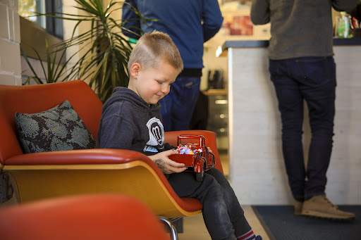 Auto Body Shop «Mannes Body Shop», reviews and photos, 500 Chicago Dr, Holland, MI 49423, USA