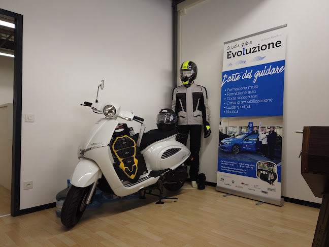 Scuola Guida Evoluzione. Autoscuola, Corsi Moto, Nautica, Corsi samaritani e CQC a Lugano - Fahrschule