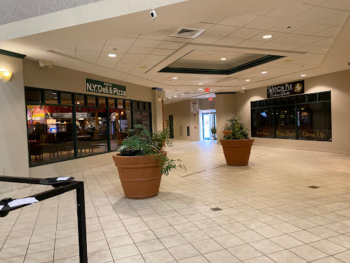 Shopping Mall «Museum Place Mall», reviews and photos, 1 Church St, Salem, MA 01970, USA