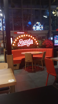 Atmosphère du Restaurant halal Brendy's Café La Défense à Puteaux - n°9