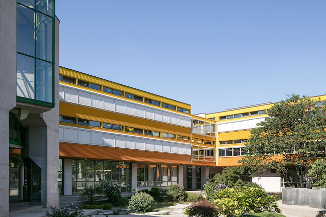 Rezensionen über Universität Neuenburg in La Chaux-de-Fonds - Universität