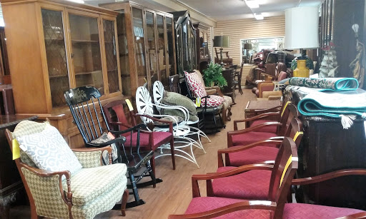 Thrift Store «Bryn Mawr Hospital Thrift Shop», reviews and photos, 804 County Line Rd, Bryn Mawr, PA 19010, USA