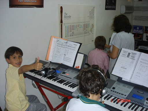 Academia Godoy Cruz / Sistema YAMAHA de educación músical