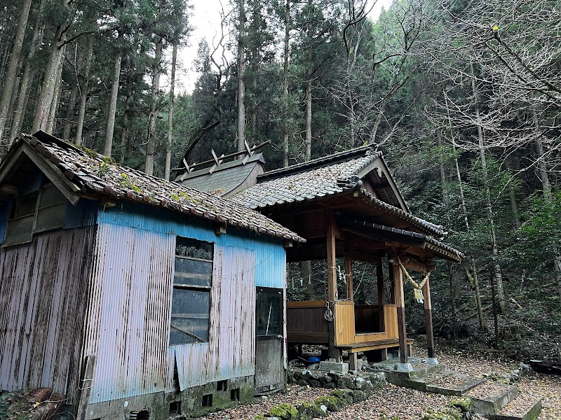 登尾神社(のぼりお じんじゃ)