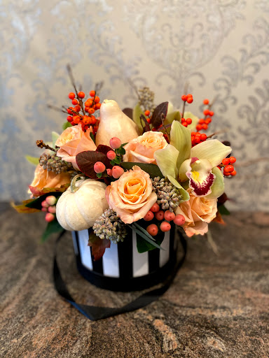 Florist «Fleur De Lis Florists», reviews and photos, 6588 Quinton Ln, Tujunga, CA 91042, USA