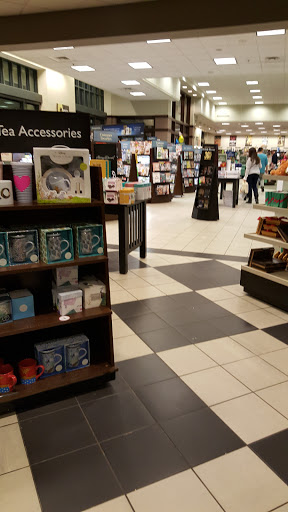 Book Store «Barnes & Noble», reviews and photos, 112 Eisenhower Pkwy, Livingston, NJ 07039, USA