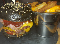 Plats et boissons du Restaurant de hamburgers Black Burger à Lyon - n°12