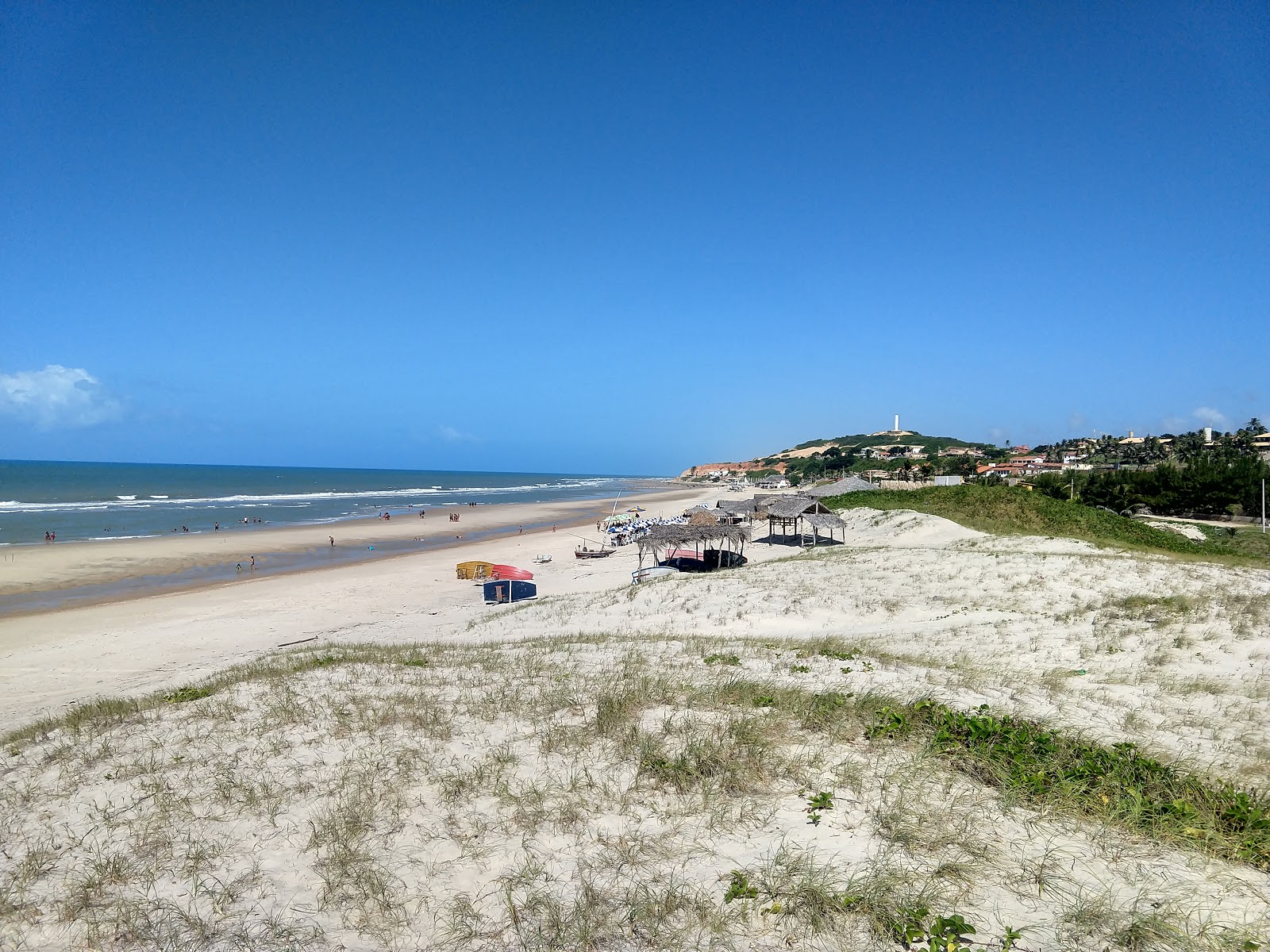 Foto av Morro Branco stranden med turkos rent vatten yta