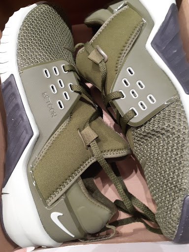 Sporting Goods Store «Nike Factory Store», reviews and photos, 8510 S Cottage Grove Ave, Chicago, IL 60619, USA