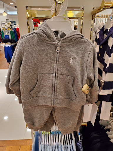 Shopping Mall «Dadeland Mall», reviews and photos, 7535 N Kendall Dr, Miami, FL 33156, USA