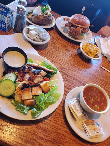 American Restaurant «Cracker Barrel Old Country Store», reviews and photos, 5770 Wilmington Pike, Centerville, OH 45459, USA