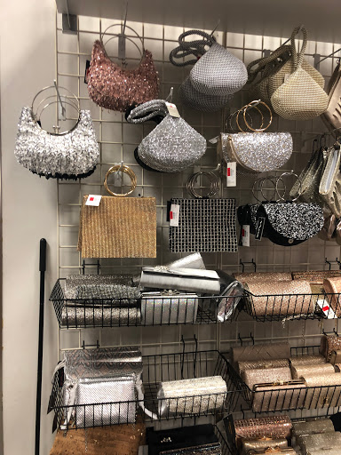 Shoe Store «Off Broadway Shoe Warehouse», reviews and photos, 8600 Ward Pkwy, Kansas City, MO 64114, USA