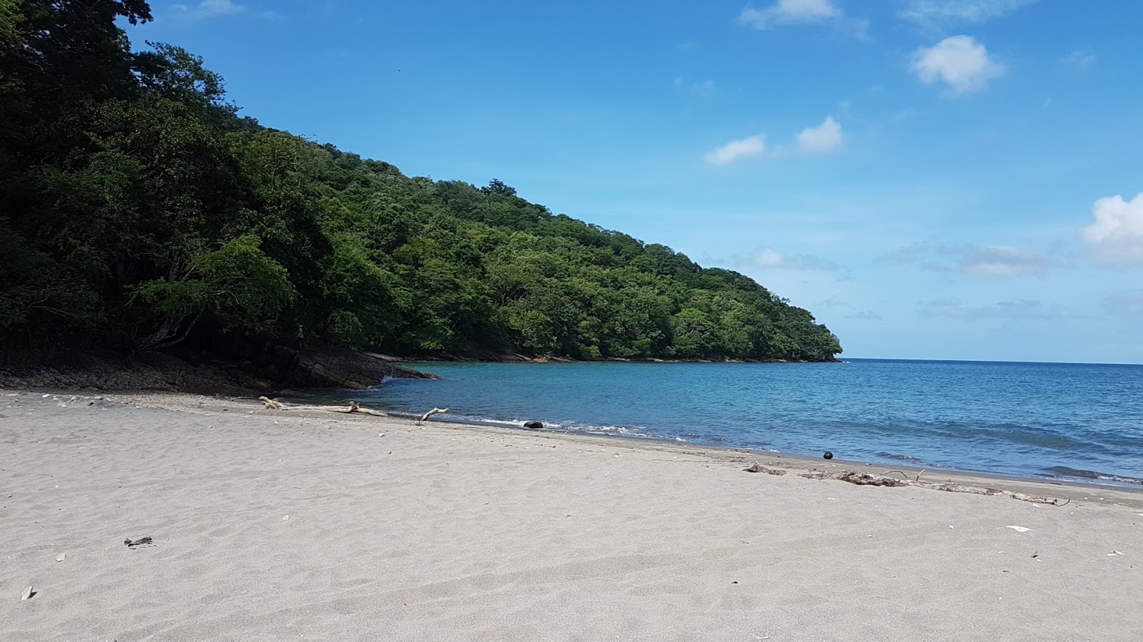 Cuajiniquil beach的照片 带有宽敞的海湾