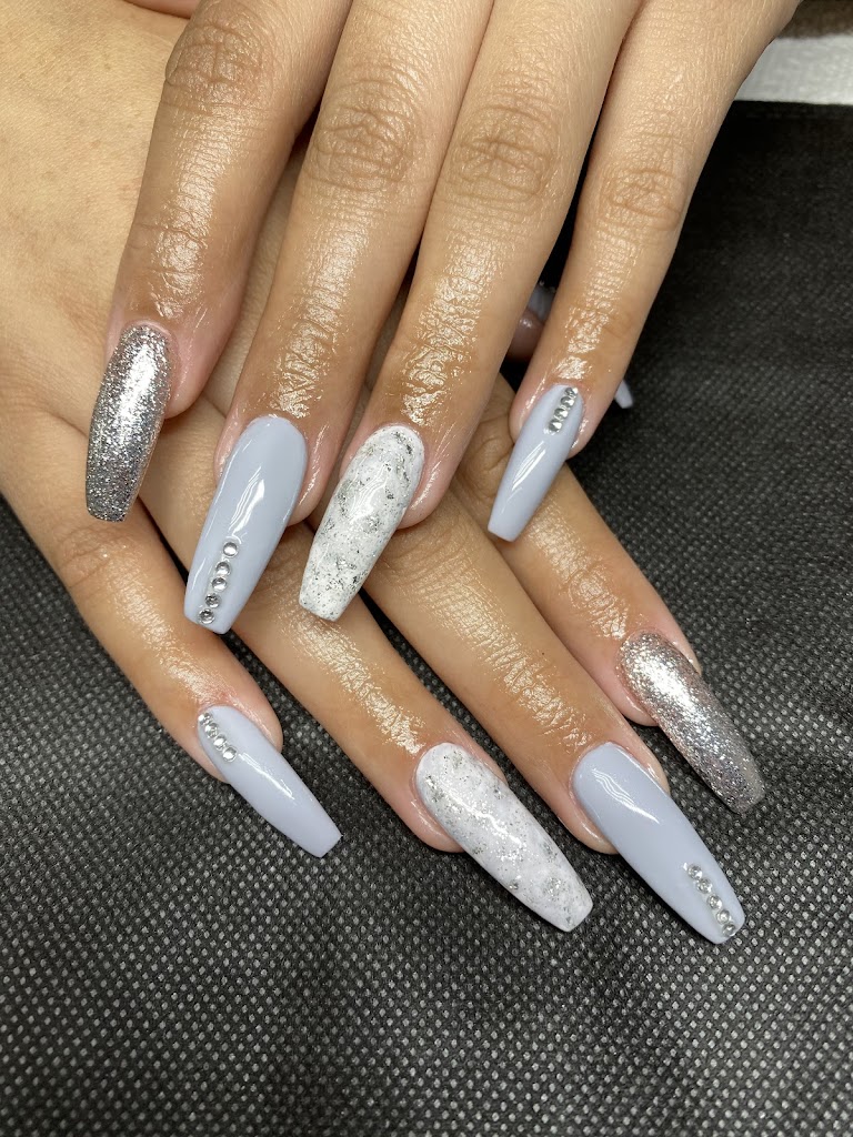 Nails by Adialec 33015